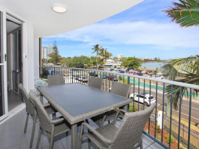 Broadwater Quays 5 - Three Bedroom Water View Apartment, only 2 blocks from Mooloolaba Beach!